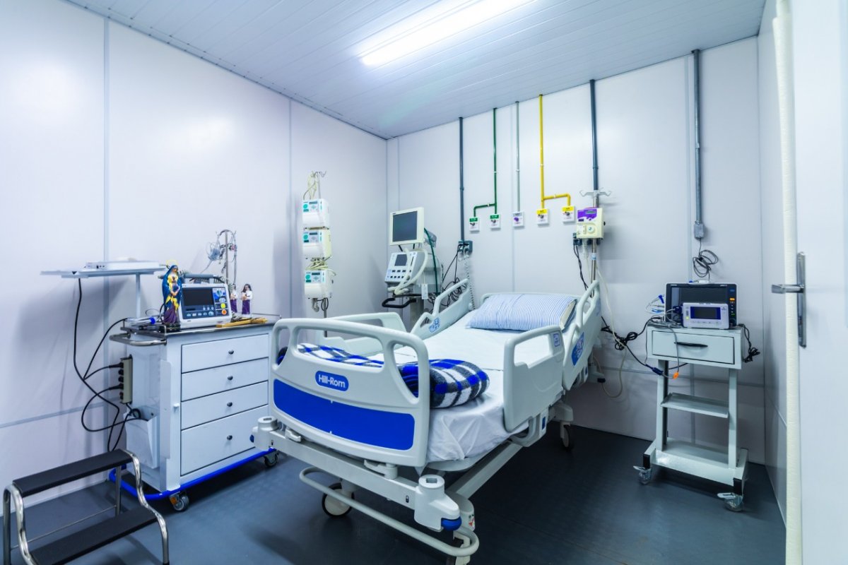 Prefeitura inaugura hospital de campanha na Paralela nesta terça (12)