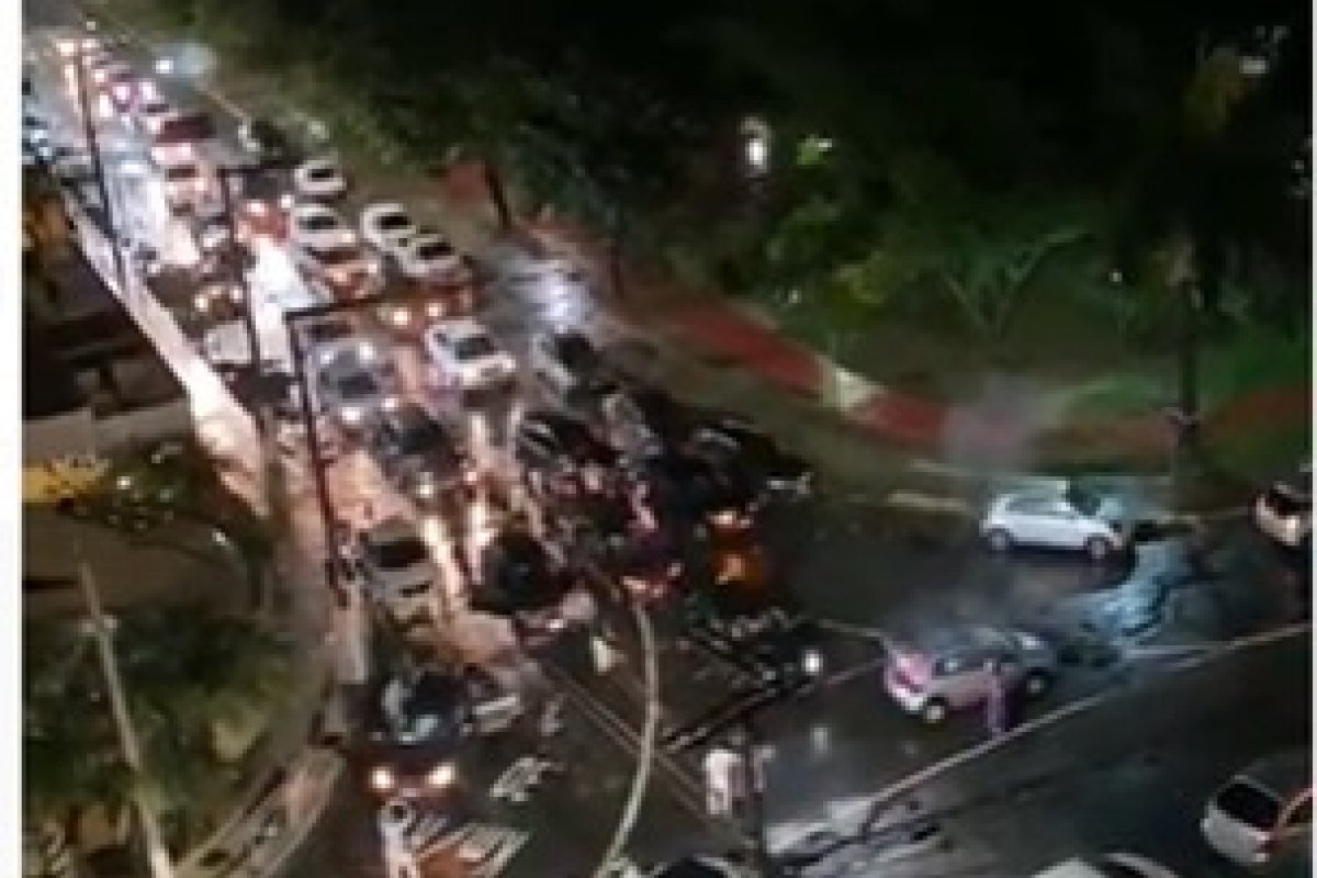 Veja vídeo: Moradores da Pituba fazem arruaça em pleno lockdown