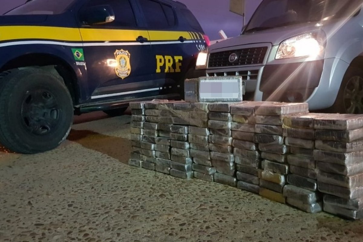Trio é preso ao transportar mais de 100 kg de cocaína no norte da Bahia