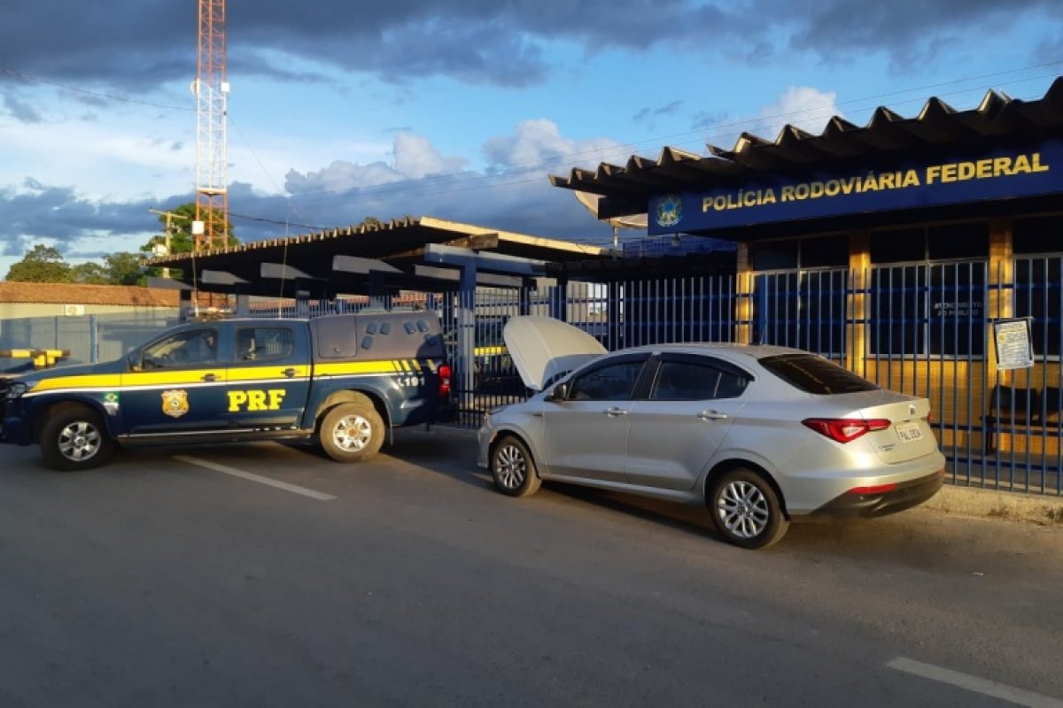 Carro roubado em Brasília é recuperado no oeste da Bahia