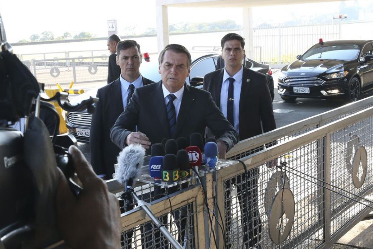 Presidente volta a negar que vídeo da reunião traga qualquer fala dele sobre pedidos de interferência ilegal na PF