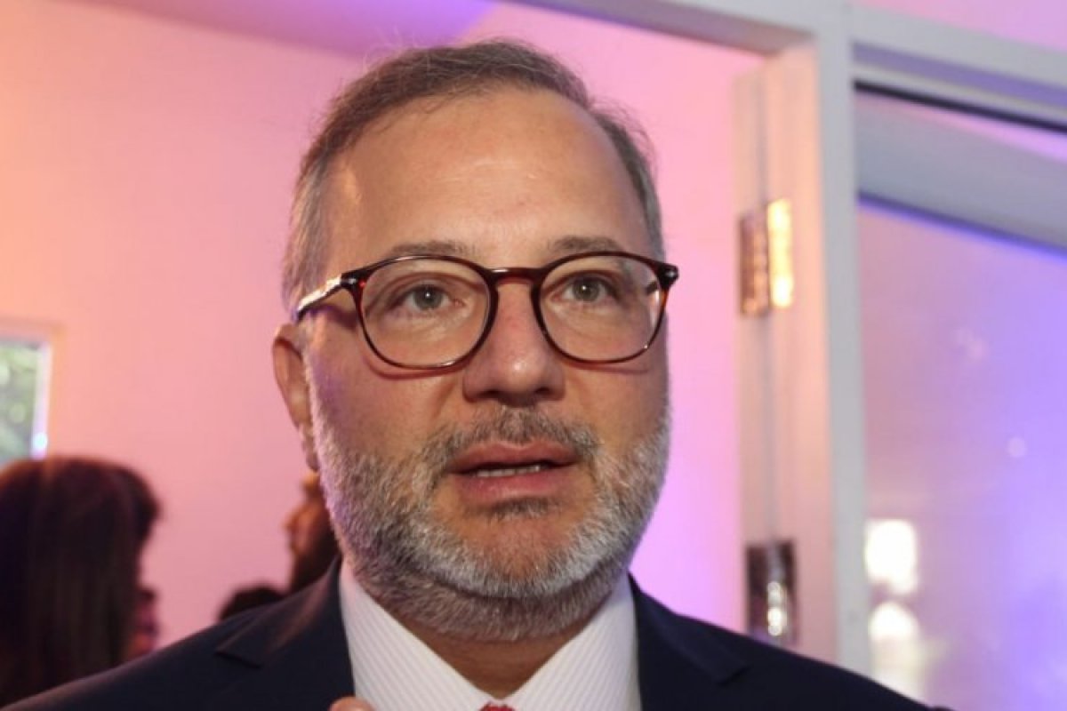 Secretário de Saúde reclama de falta de médicos inscritos para trabalhar em UTI