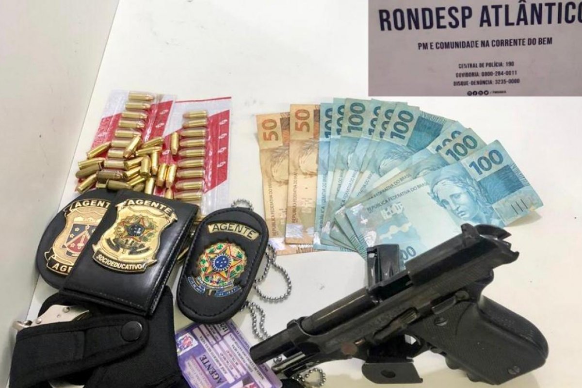 Homem é preso com pistola e distintivos na Avenida Bonocô