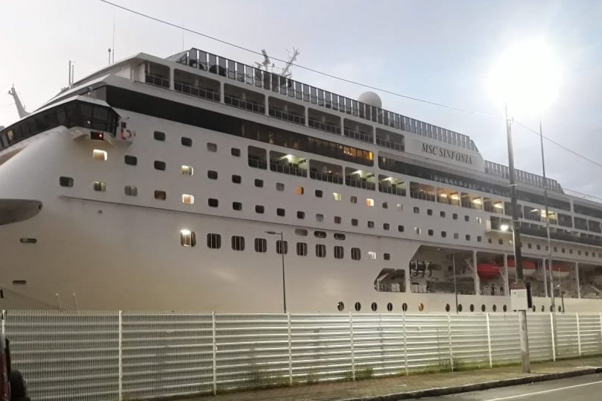 Após denúncias, vigilância sanitária confirma desembarque de tripulantes de navio