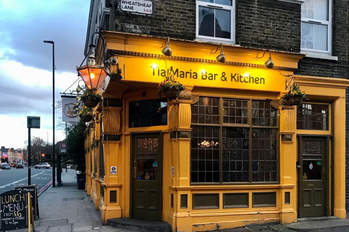 Coronavírus: restaurante doa refeições para funcionários de hospital em Londres