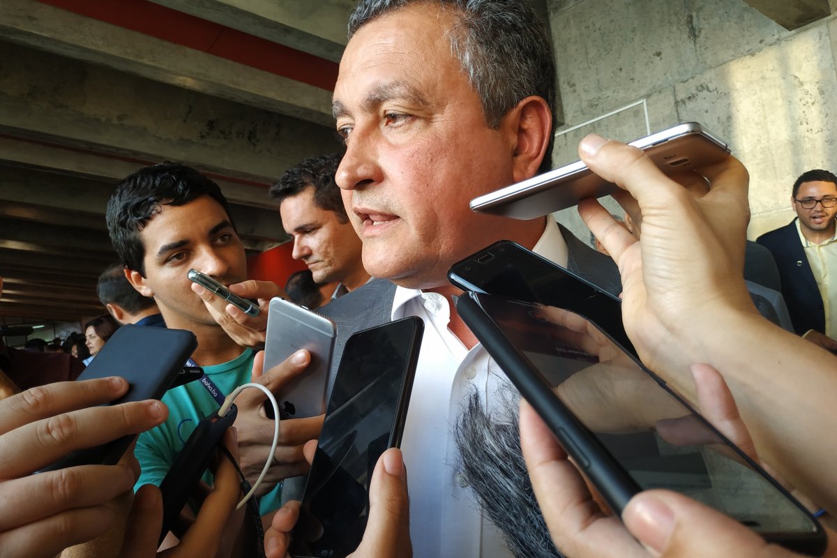 Rui Costa anuncia pacote de incentivos e fala sobre um novo Centro de Convenções