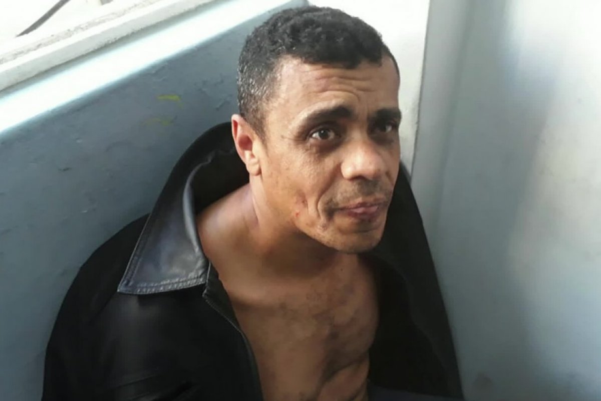 Adélio agiu sozinho e sem mandantes no ataque a Bolsonaro, conclui PF em 2º inquérito