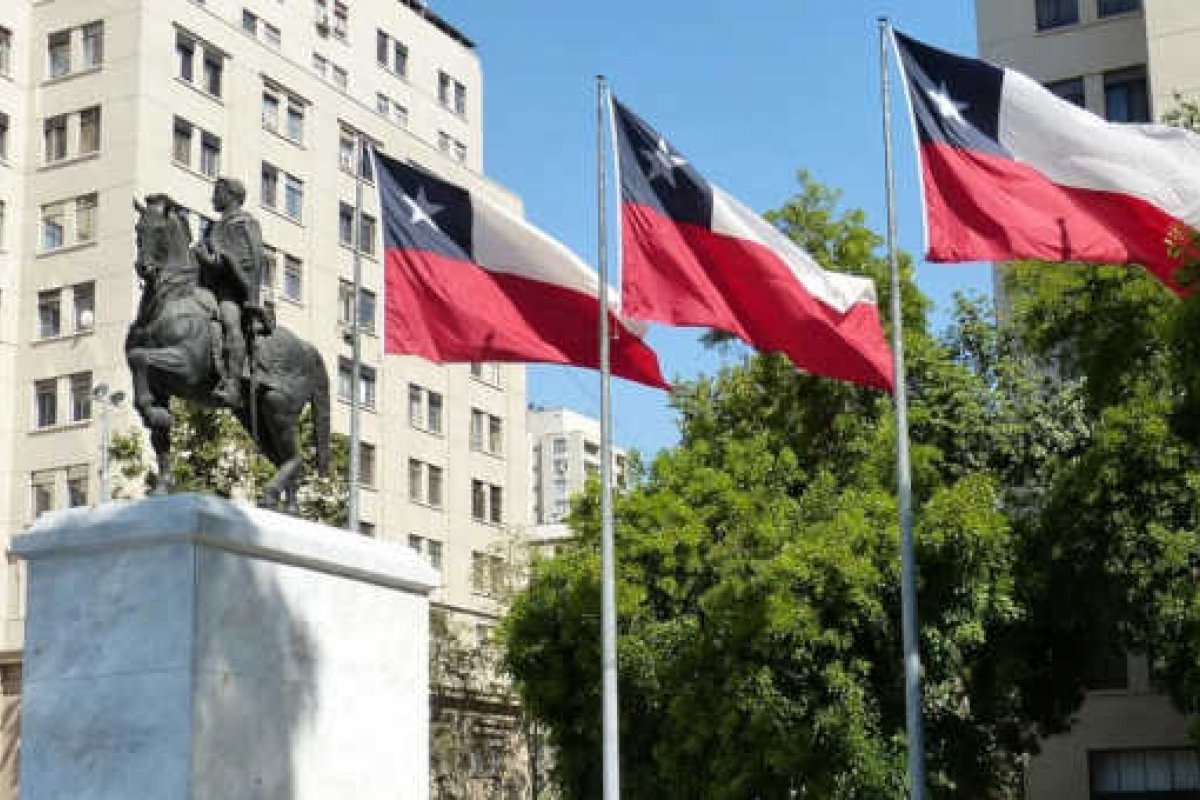 Após registrar mais de 2.600 casos de coronavírus em 24, Chile decreta 'lockdown'