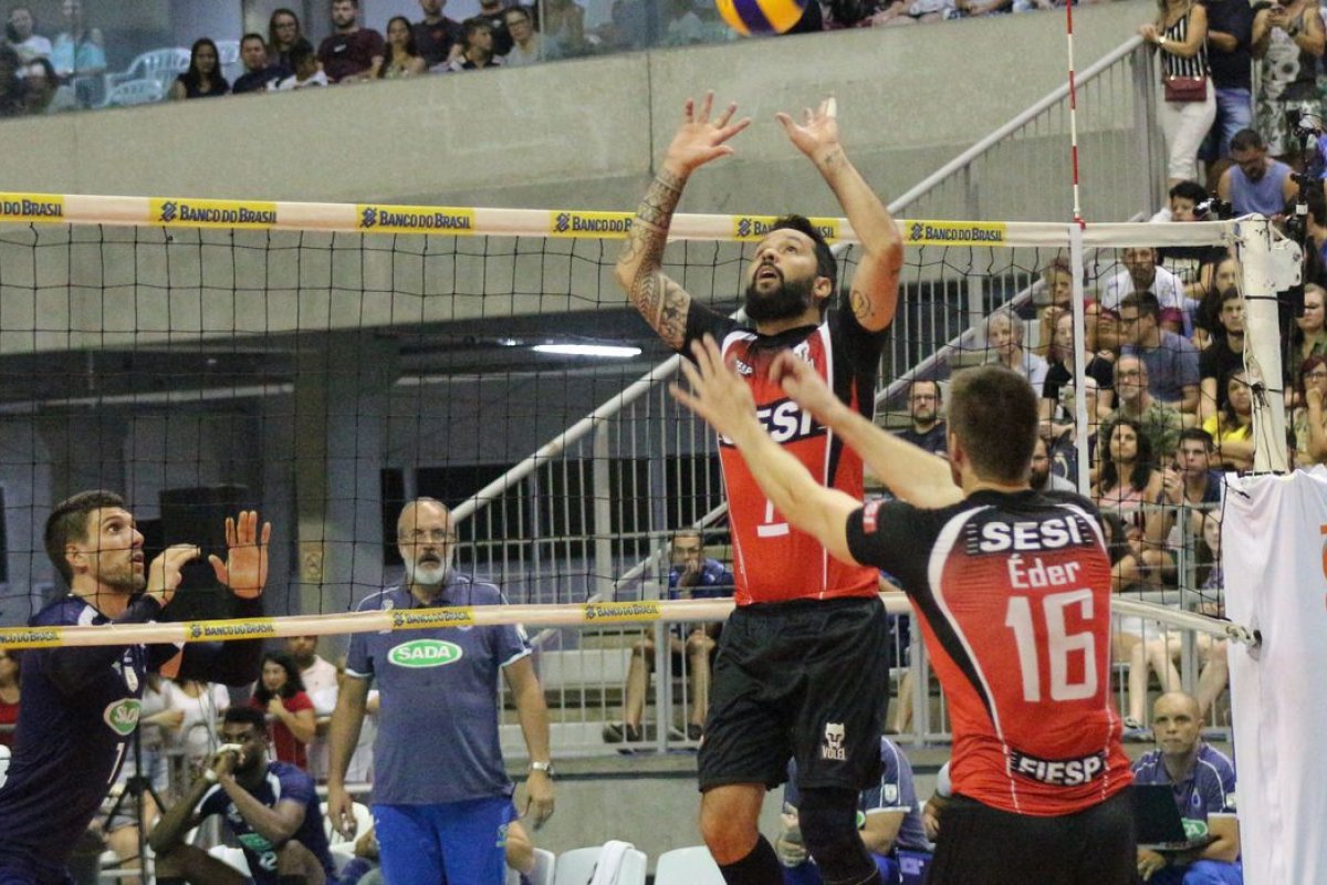 Ligas nacionais de volêi podem retornar em junho após aprovação do calendário de jogos pela FIVB