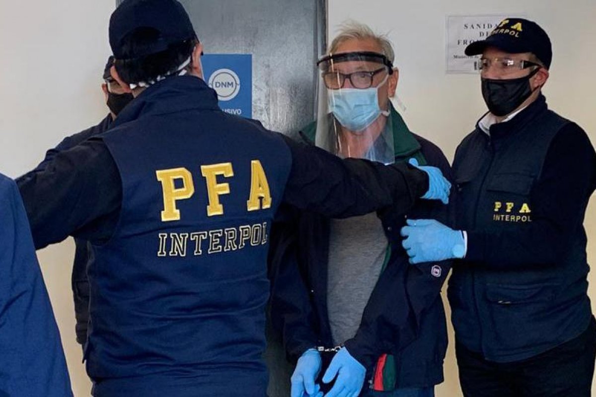 Governo brasileiro extradita argentino acusado de crimes contra a humanidade