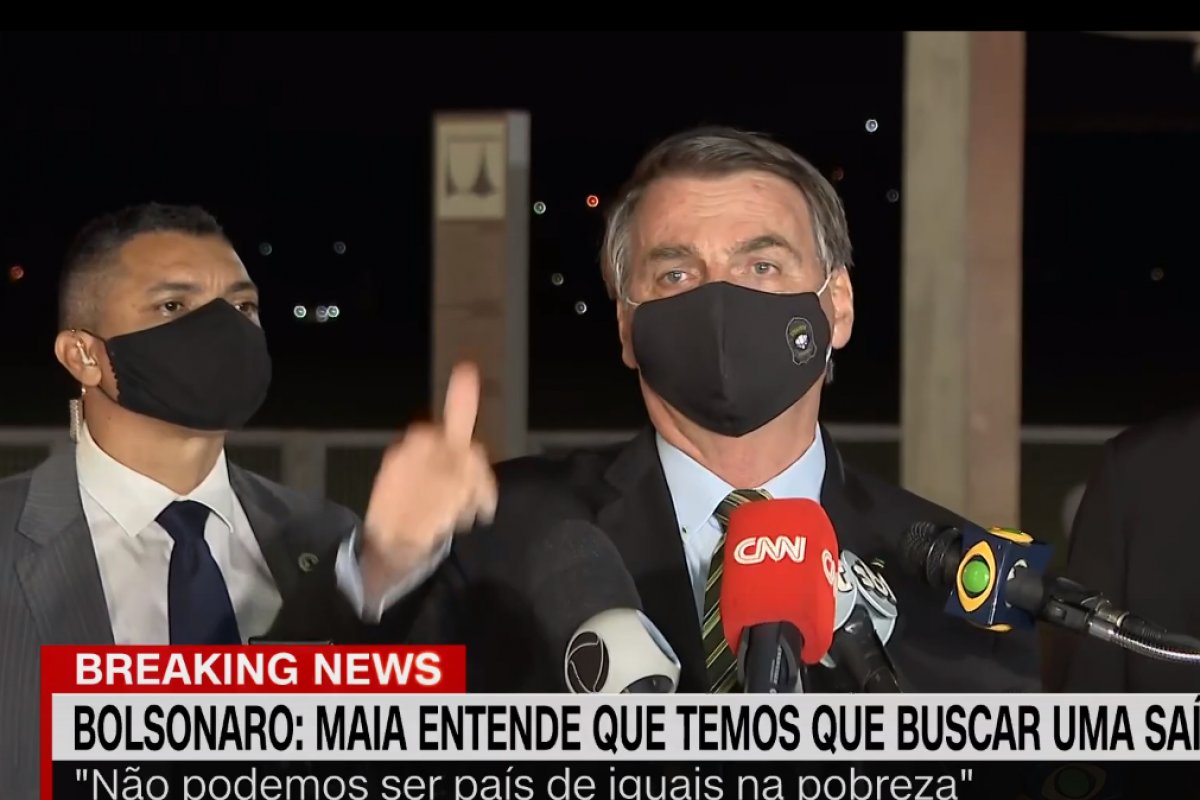 "O Brasil precisa que sua população trabalhe", afirma Bolsonaro