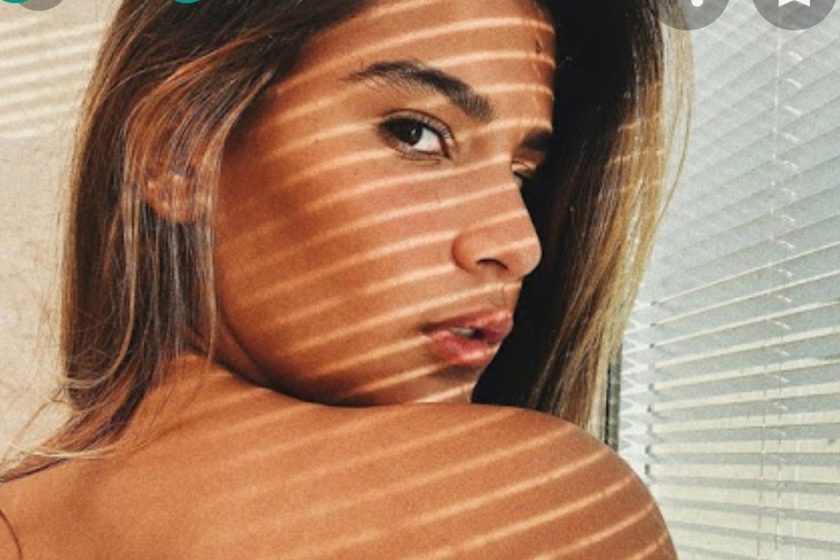 Filha de Flávia Alessandra com Marcos Paulo posa completamente nua