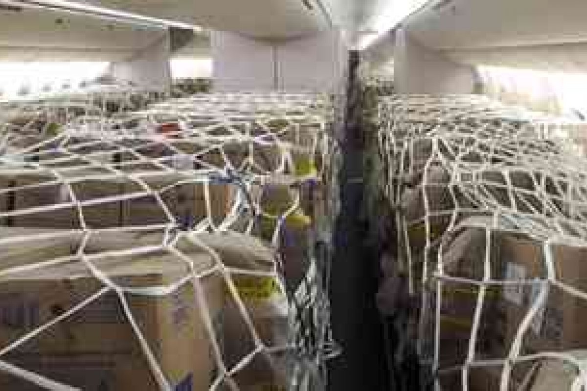 Nova remessa de máscaras da China chega ao Brasil