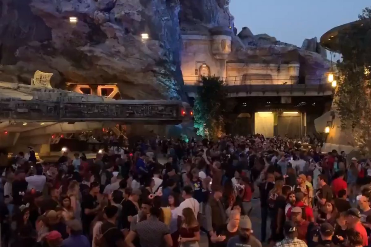 Terremoto na Califórnia faz Disneyland evacuar atrações