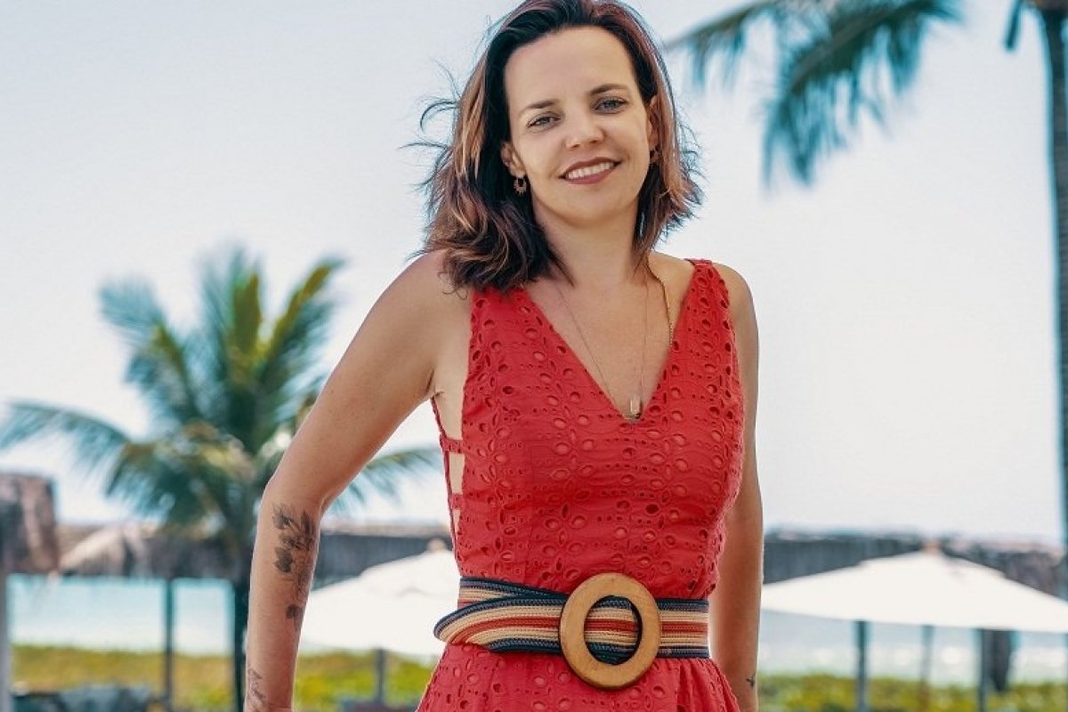 Proprietária de hotel em Trancoso se rende ao bordado como hobby e conquista famosos