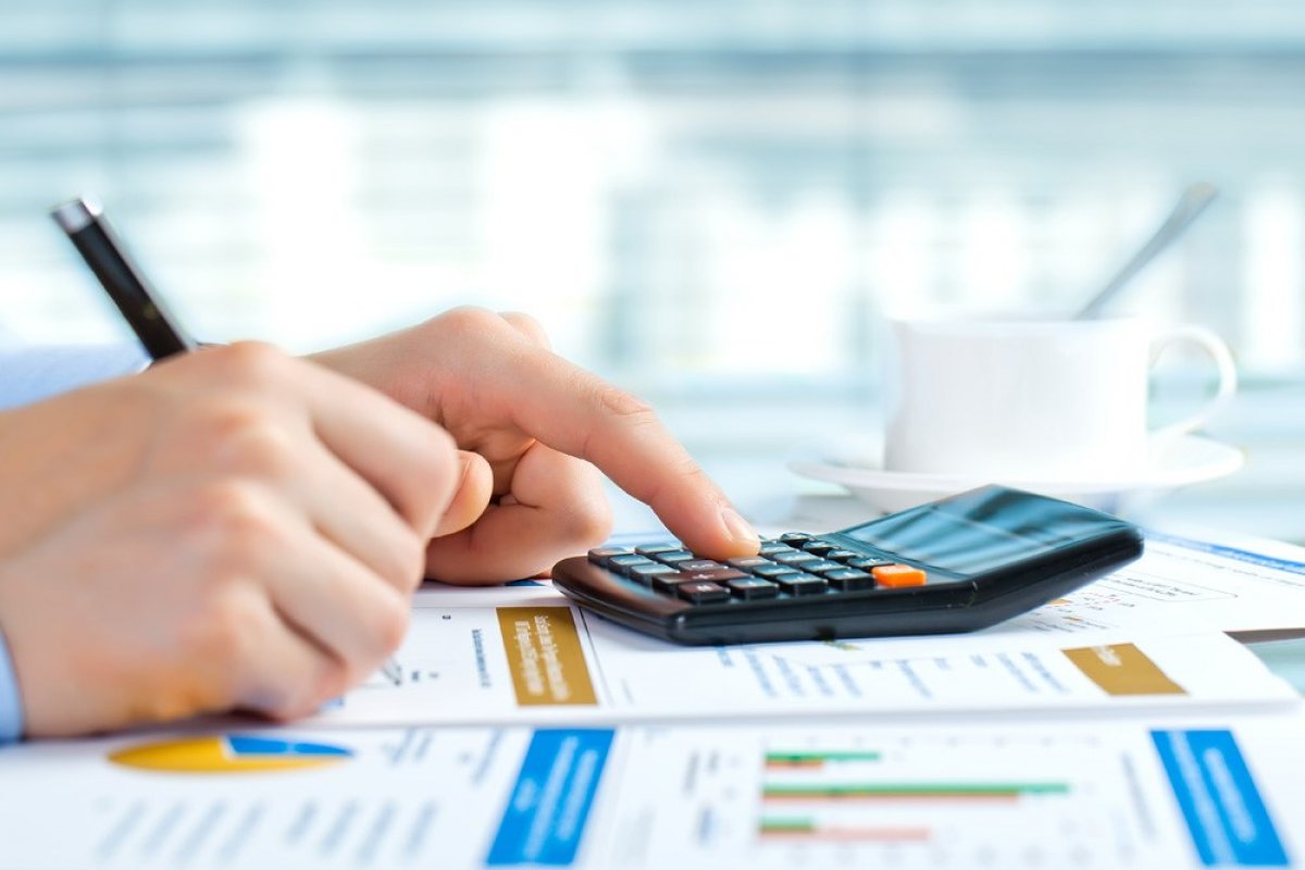 Ministério da Economia avalia a retomada com prabobalidades em formatos U, V, e L