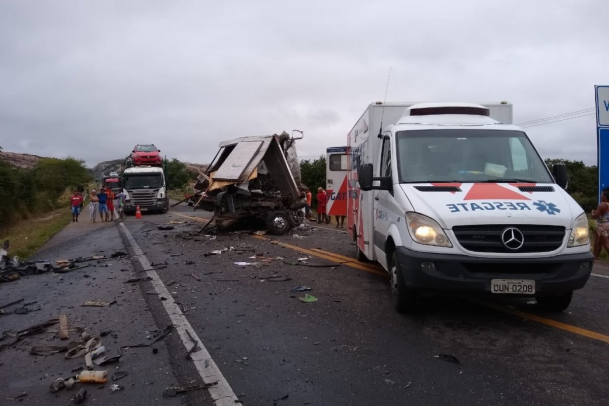 Acidente na BR-116 deixa um morto e dois feridos