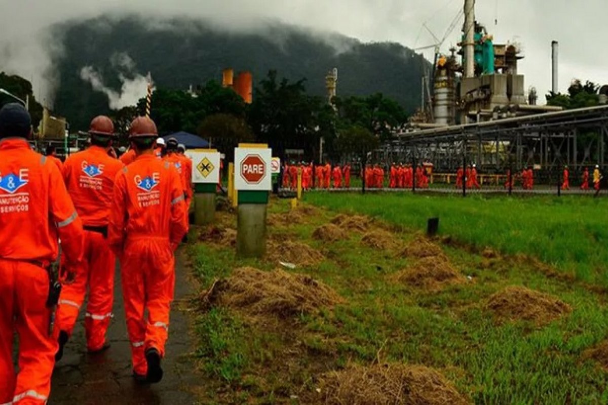 Petroleiros atestam que Petrobras subnotifica e omite óbitos por Covid-19 em refinarias