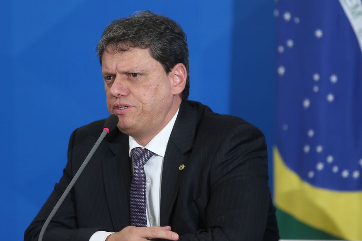  Ministro anuncia que Exército ajudará a concluir obras da Fiol