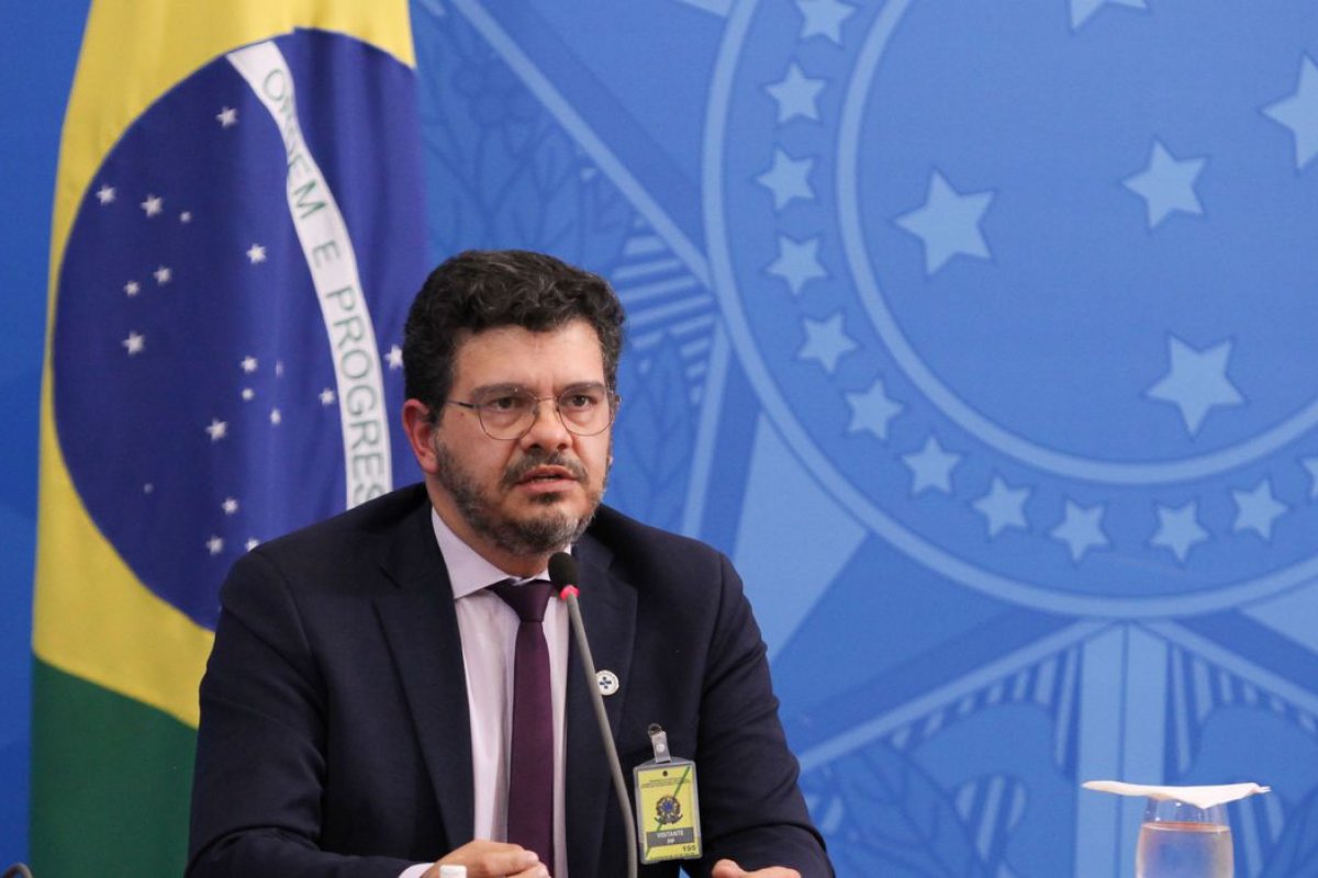 Ministério da Saúde entrega 823 respiradores a 16 estados