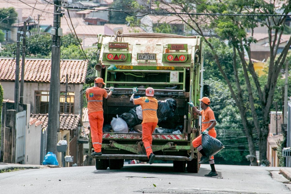 Coleta de lixo e o medo dos garis