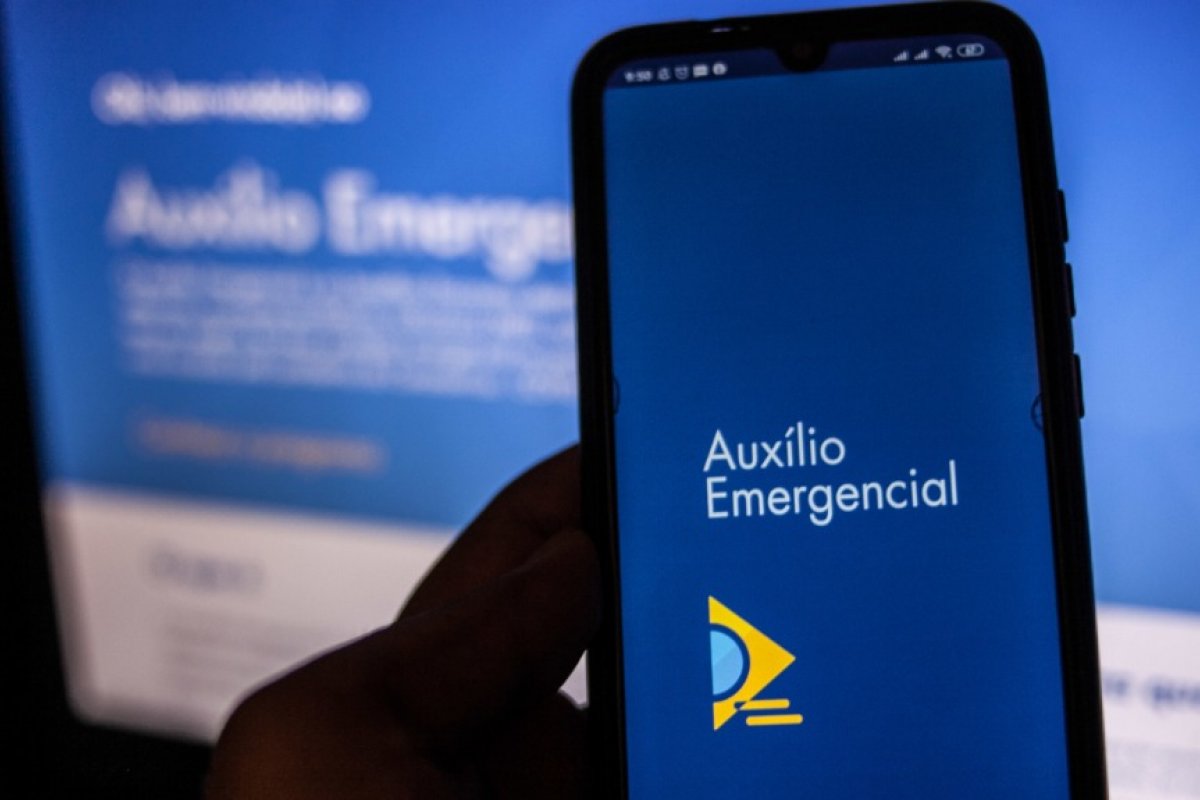 Governo considera revisar benefícios sociais para ampliar auxilio emergencial
