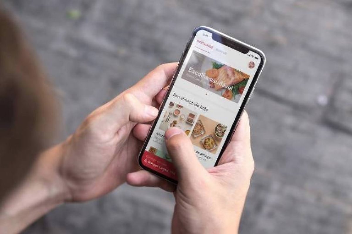 iFood dobra taxas de entrega para alguns restaurantes