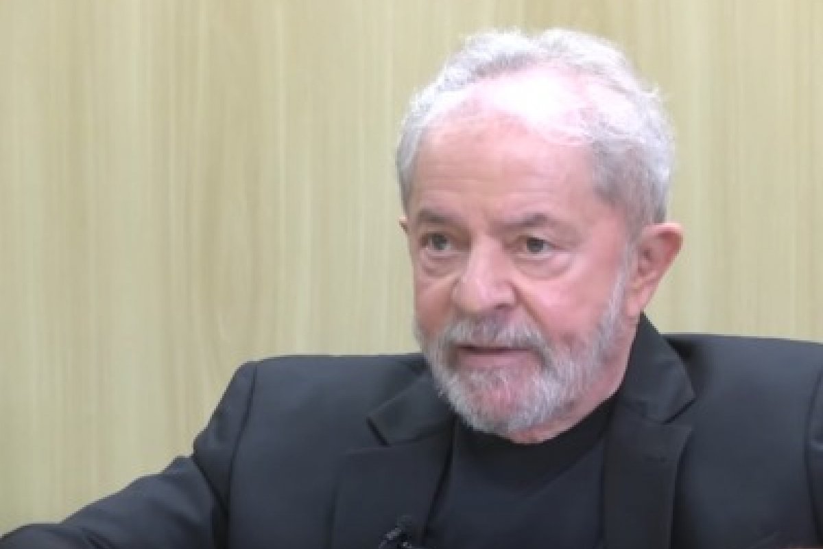 Apenas mais um besteirol brasileiro