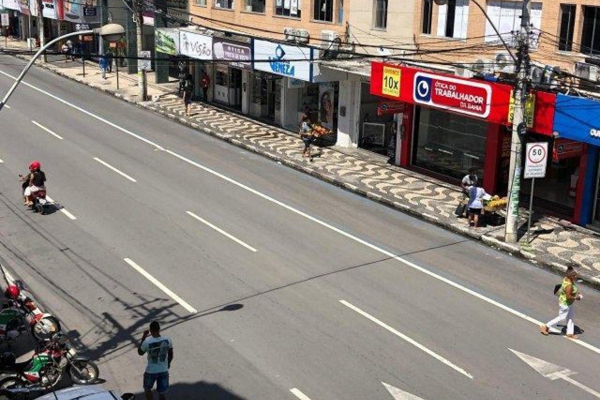 Mulher é suspeita de mandar matar marido em Feira de Santana