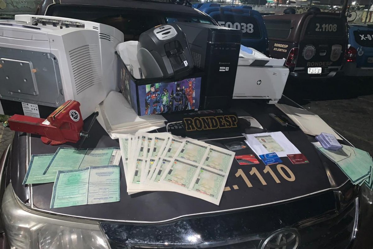 Suspeito de estelionato tenta subornar policiais para não ser preso