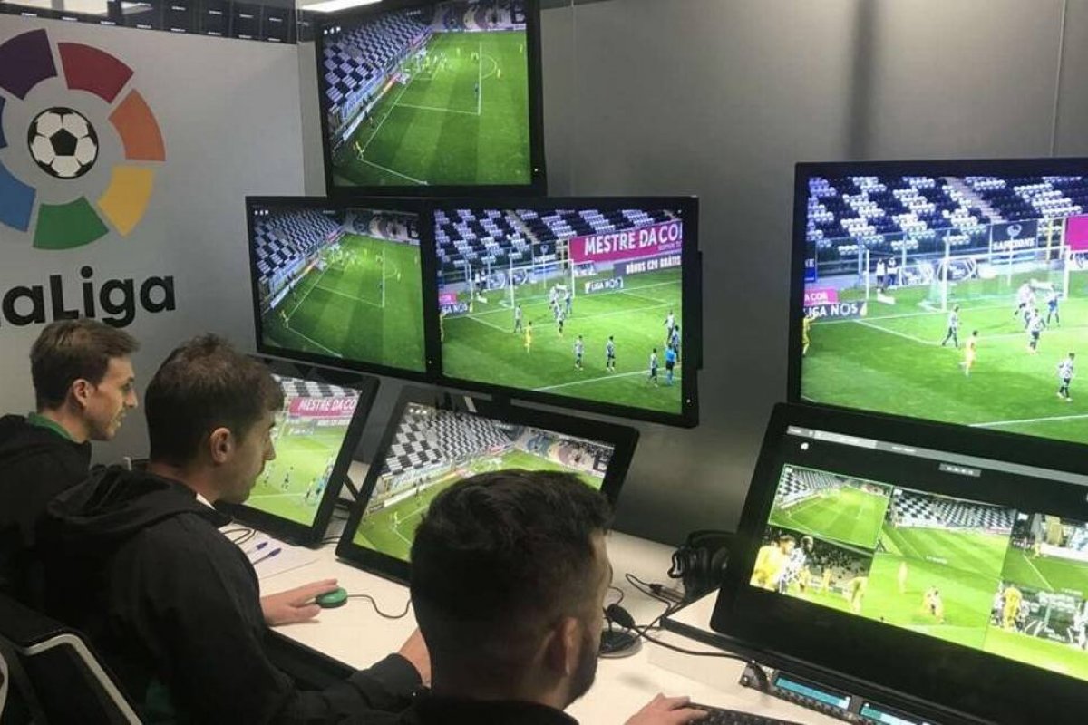 VAR vai ser usado na Espanha em caso de jogador testado positivo para Covid-19