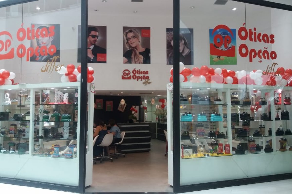 Rede de ótica encerra as atividades por causa dos efeitos da pandemia do coronavírus 