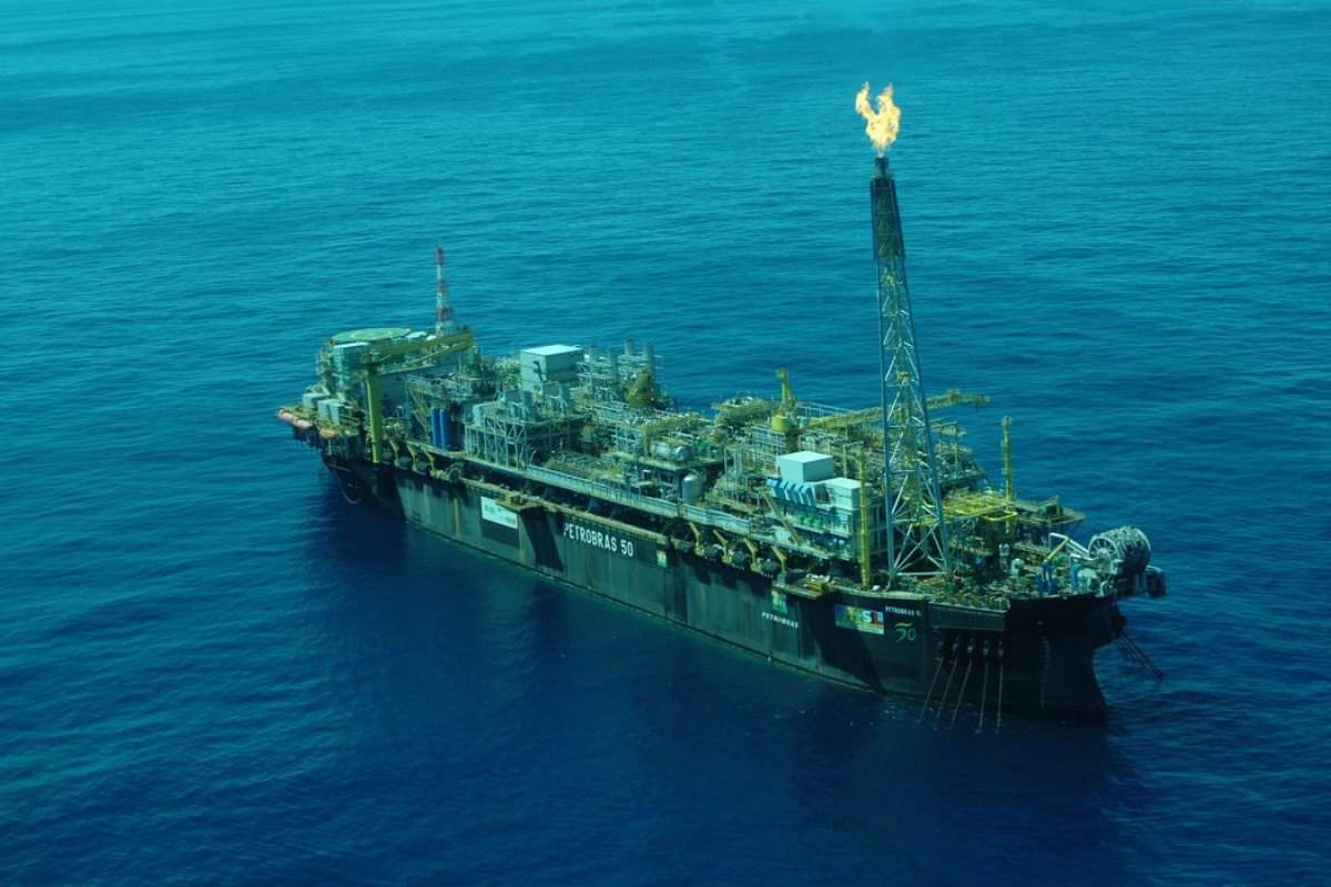 Petrobras atinge marca de 1 bilhão de barris produzidos no Parque das Baleias