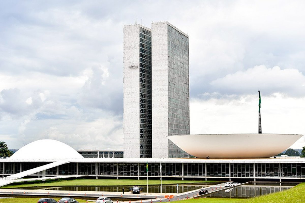 Congresso deve mudar MP que previa financiamento de folha de pagamentos para empresas durante Covid-19