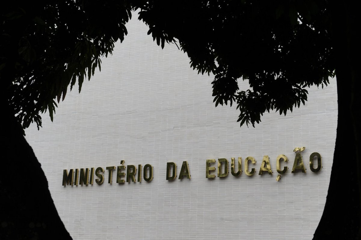 Com adiamento do Enem, calendário universitário terá que ser modificado