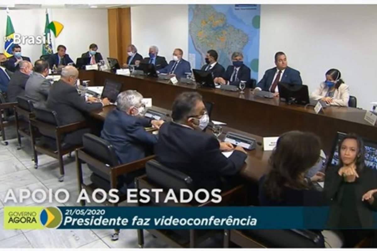 ‘Ajuda aos Estados é vitória do povo brasileiro’, diz Bolsonaro em reunião com governadores