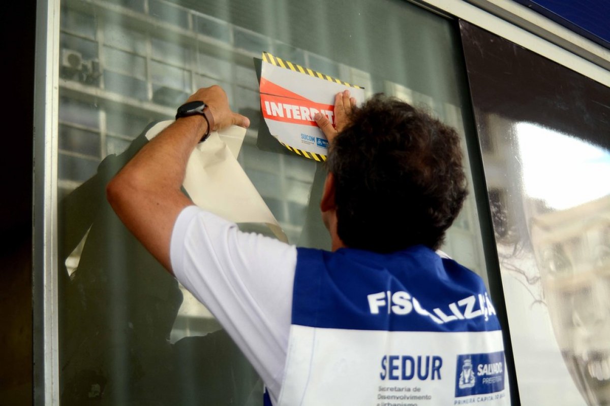 Força-tarefa interdita 67 estabelecimentos no Lobato, Liberdade e Bonfim