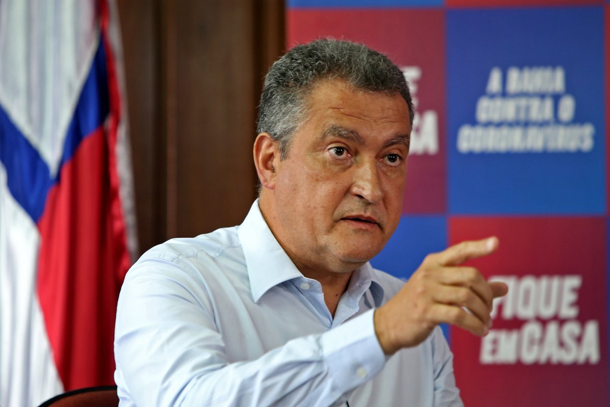 “Político não deve passar receita médica”, dispara Rui sobre novo protocolo de uso da cloroquina