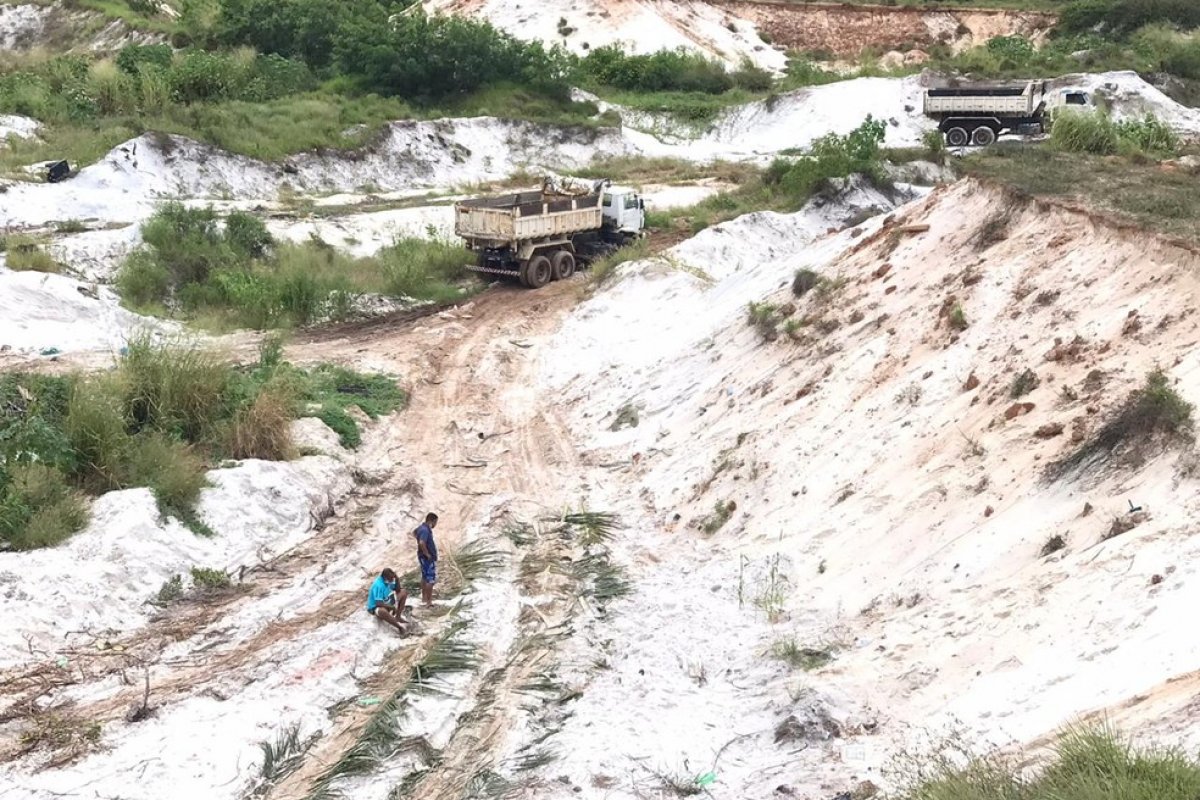 Grupo é preso praticando extração ilegal de minério, em Camaçari