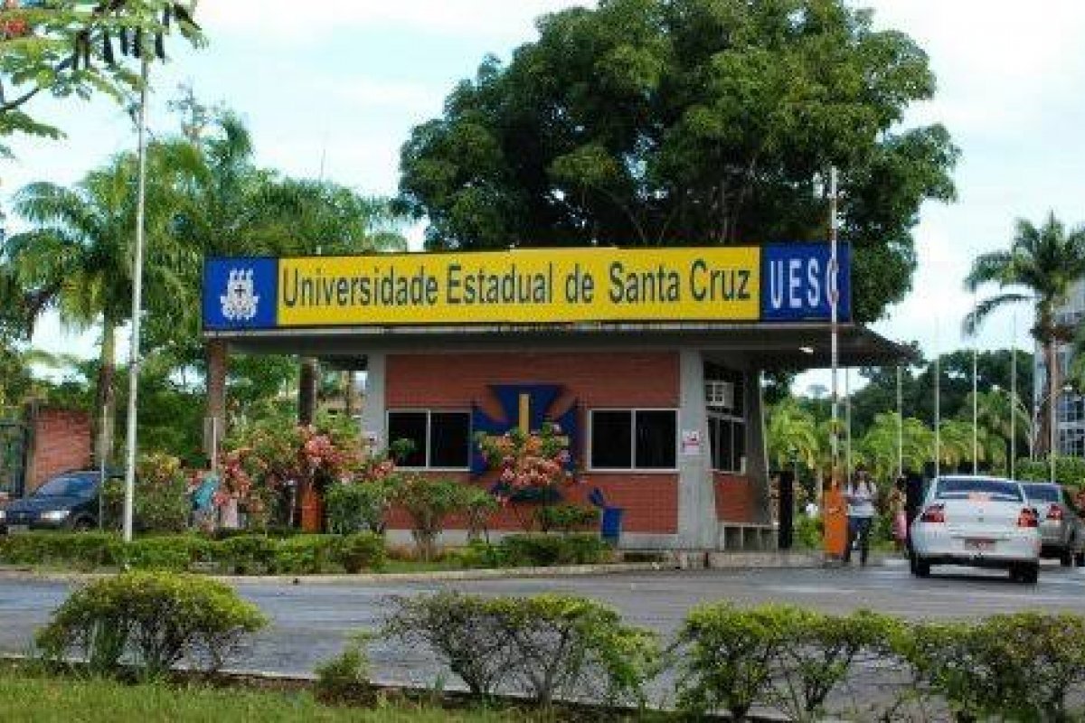 Universidade da Bahia adere a programa que revalidará diploma de médicos