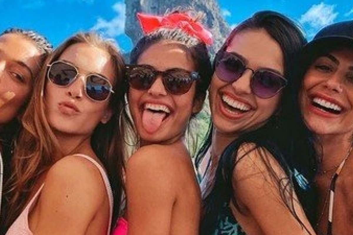 Famosos passam o final de semana em Fernando de Noronha