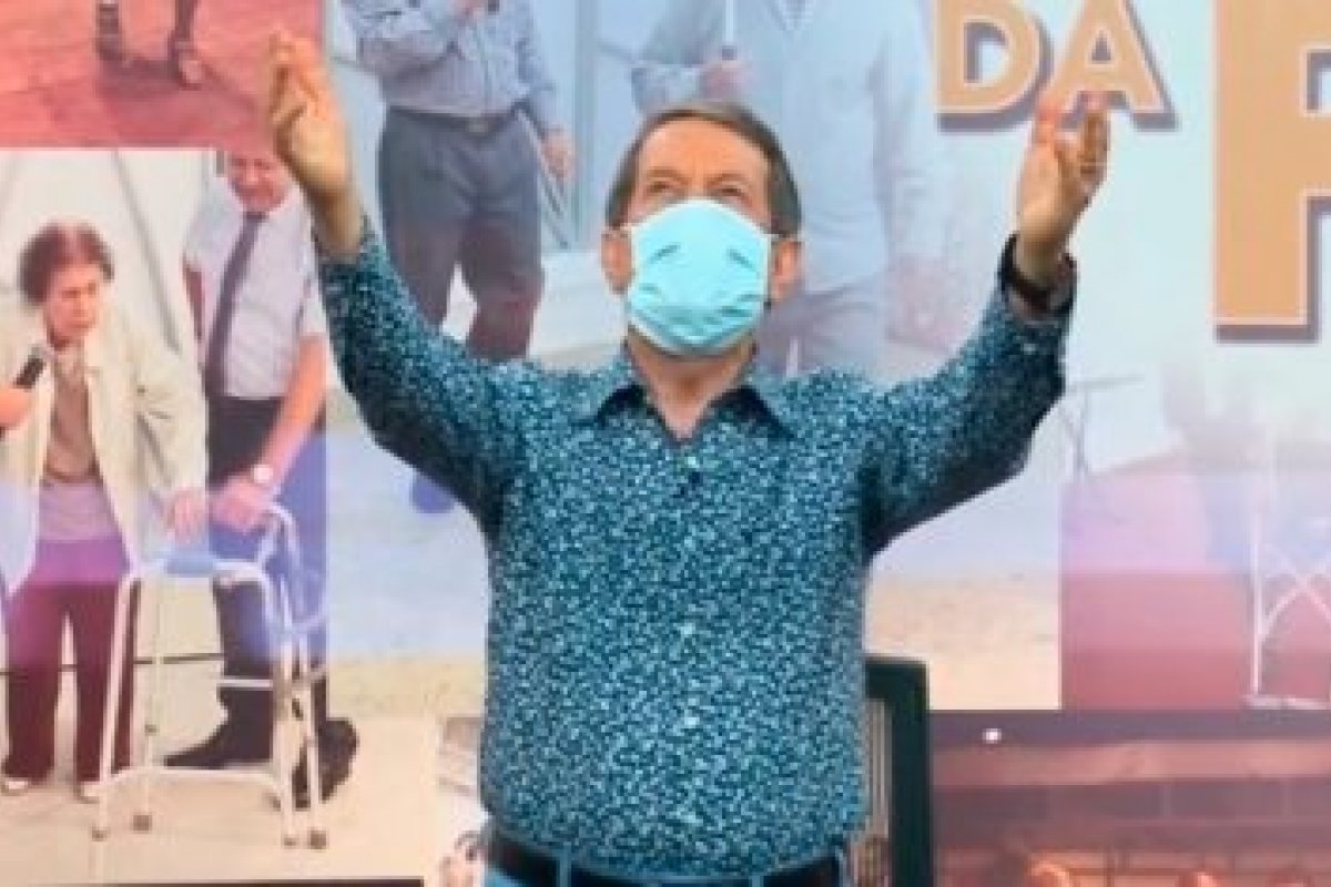 Missionário R.R. Soares afirma que “água consagrada” por ele cura Covid-19