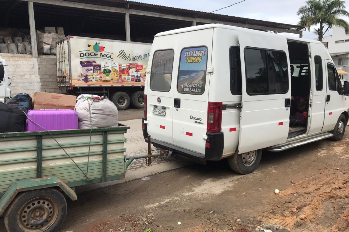 Veículo é detido após desrespeitar decreto de transporte em Ipiaú