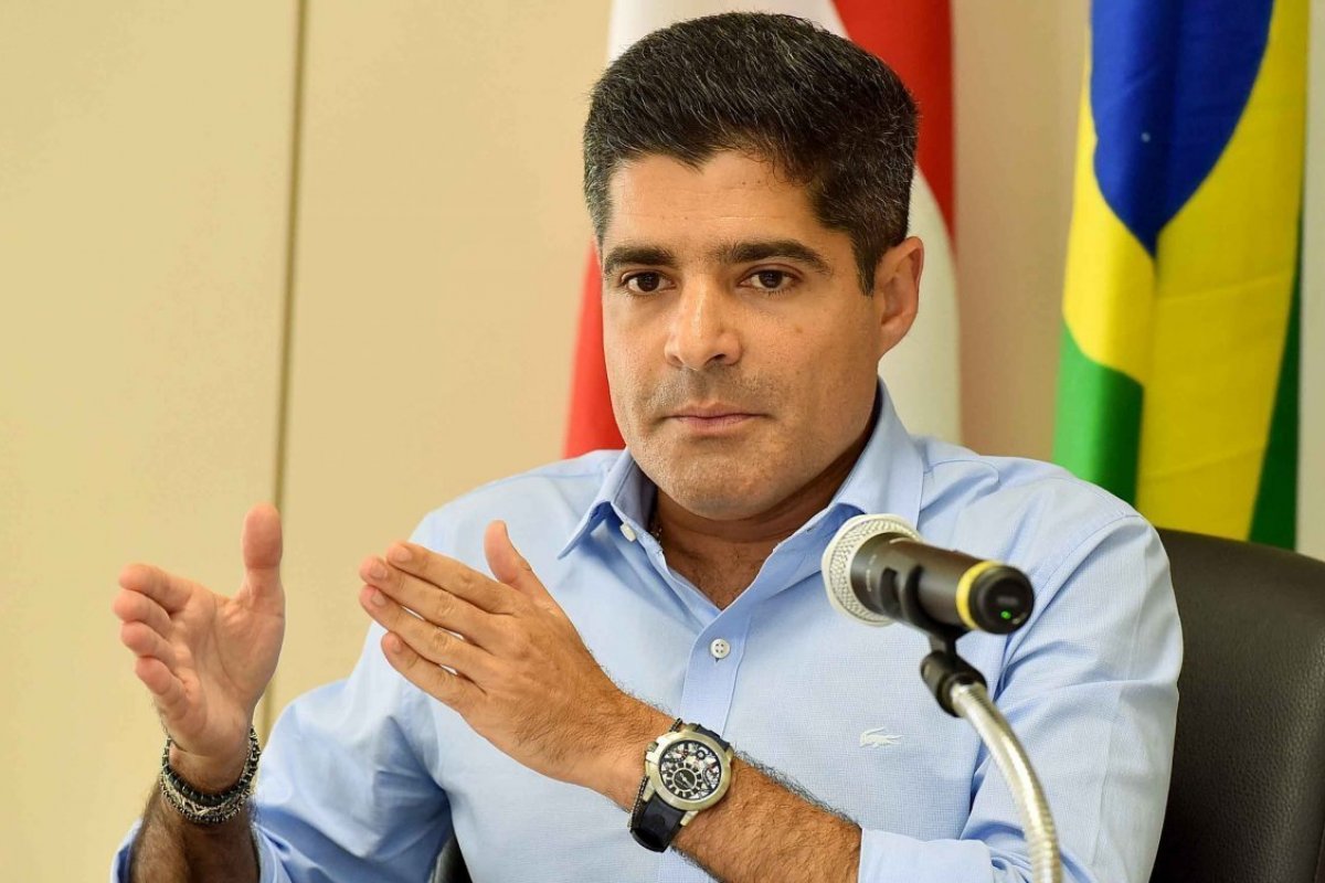 ACM Neto anuncia antecipação de três feriados para a capital baiana