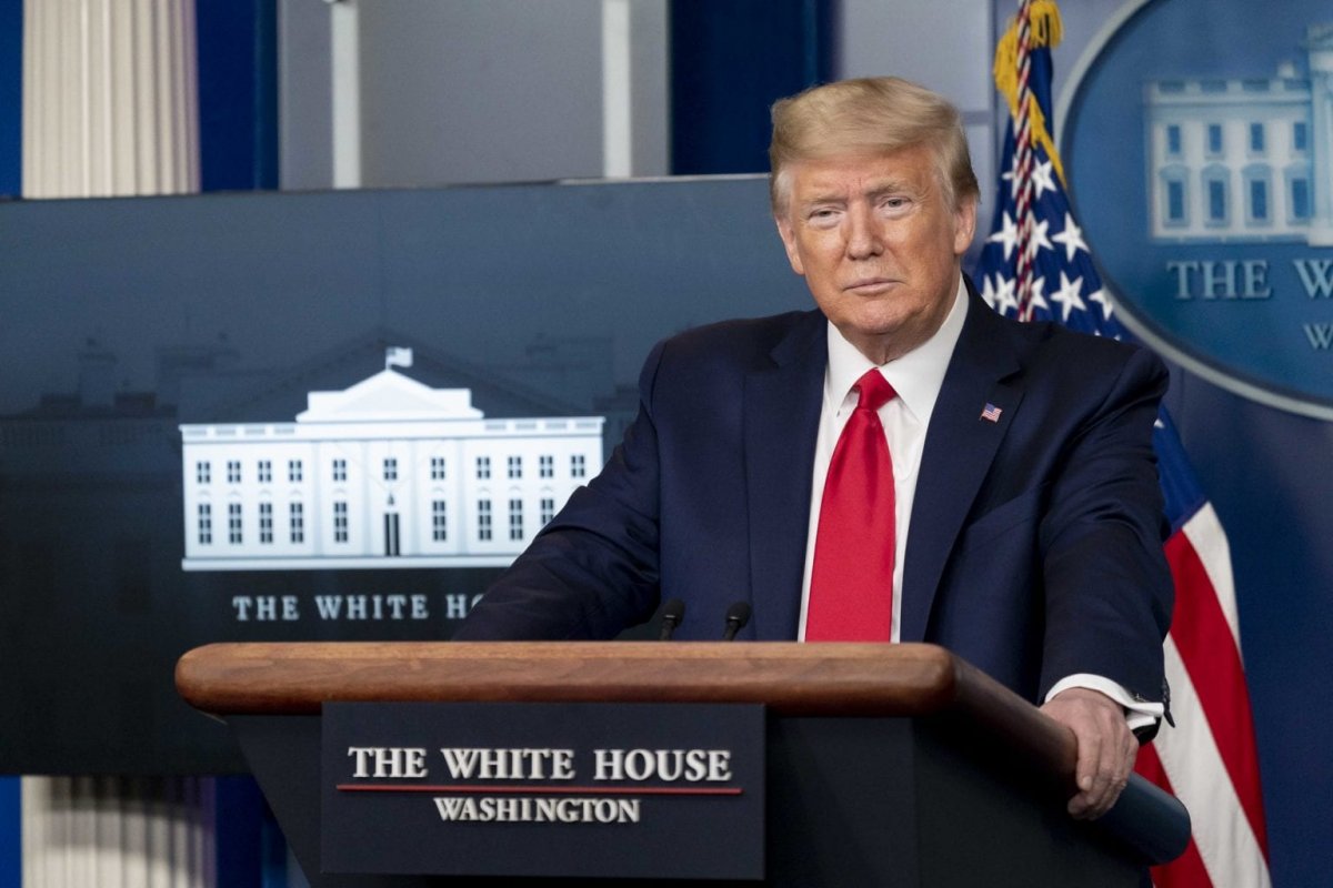 Trump define igrejas e templos religiosos como atividades essenciais durante pandemia