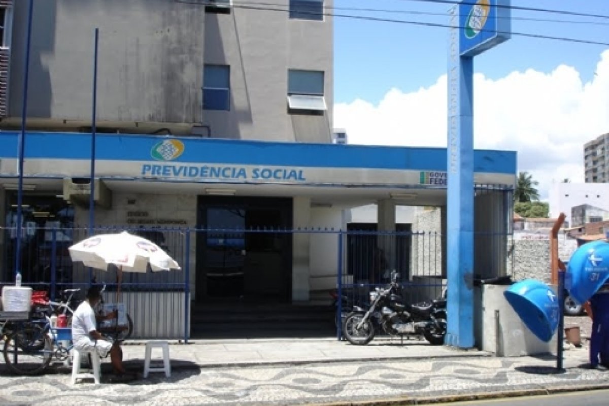 Mulheres são presas suspeitas de estelionato em Feira de Santana