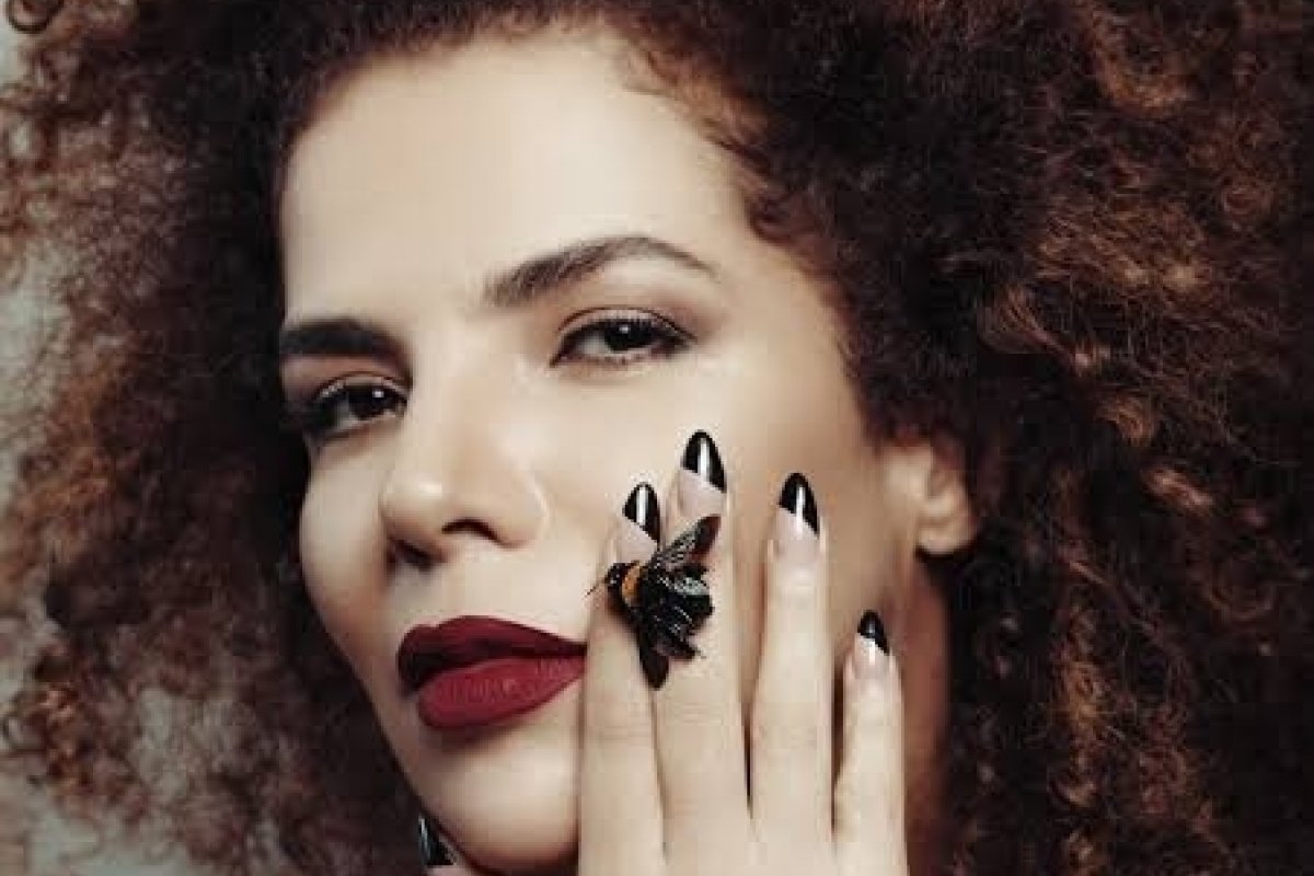 Vanessa da Mata é bombardeada na web após dizer que brasileiros têm que guardar 30% do salário