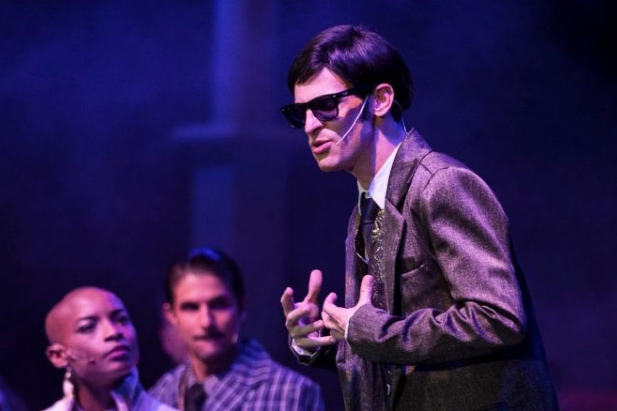 Vida do médium Chico Xavier é retratada em espetáculo