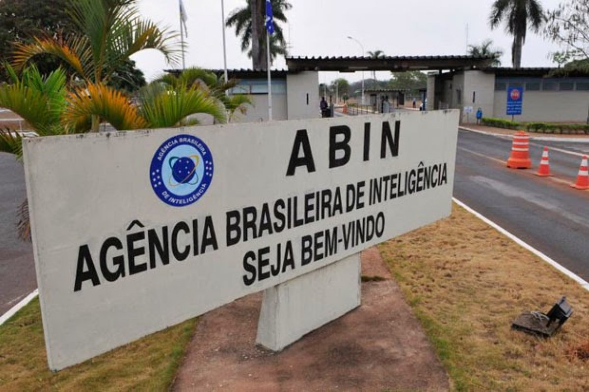 Abin recebeu 1.272 relatórios para repassar informações a Bolsonaro