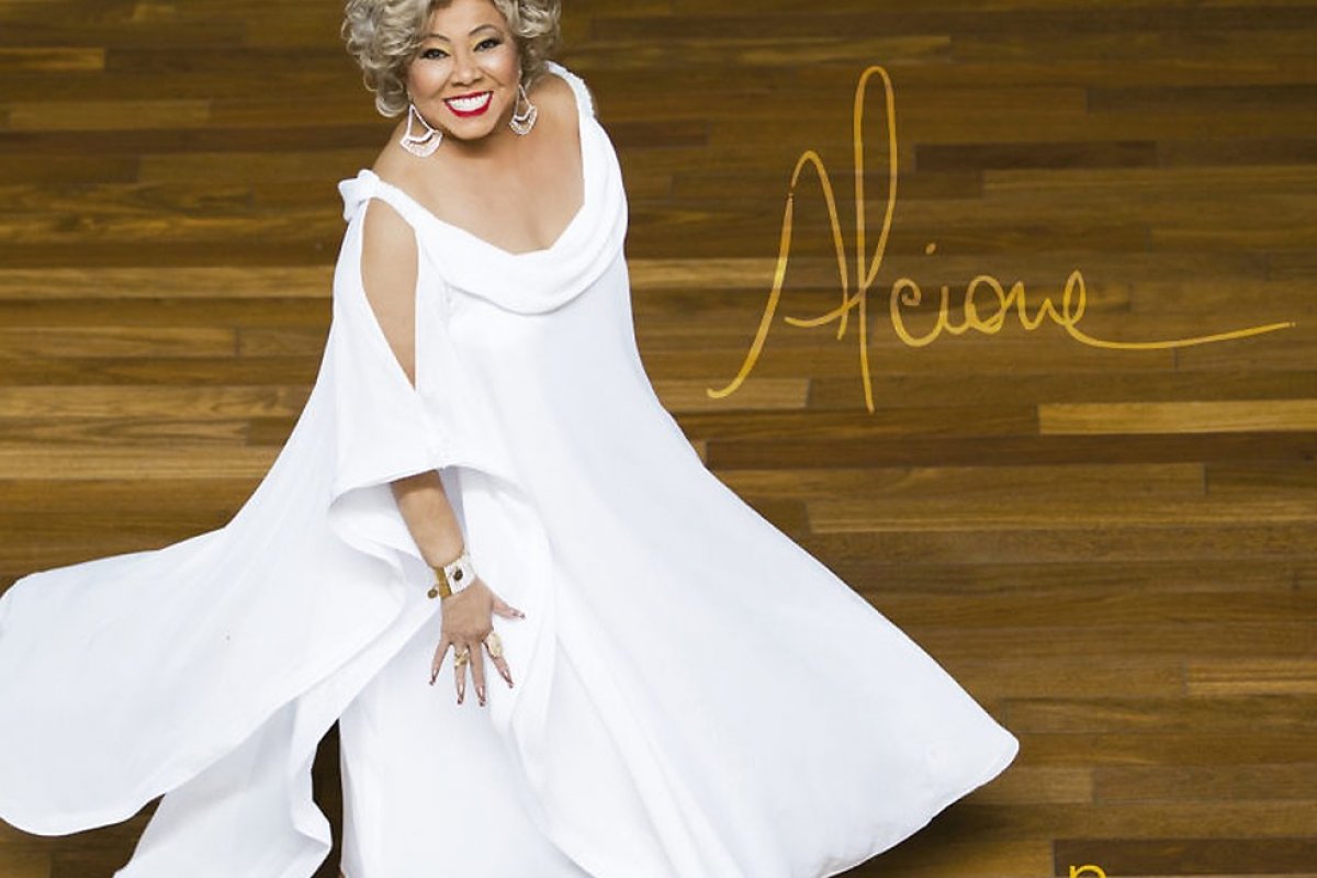 Alcione celebra Santo Amaro da Purificação (BA) no álbum 'Tijolo por tijolo'